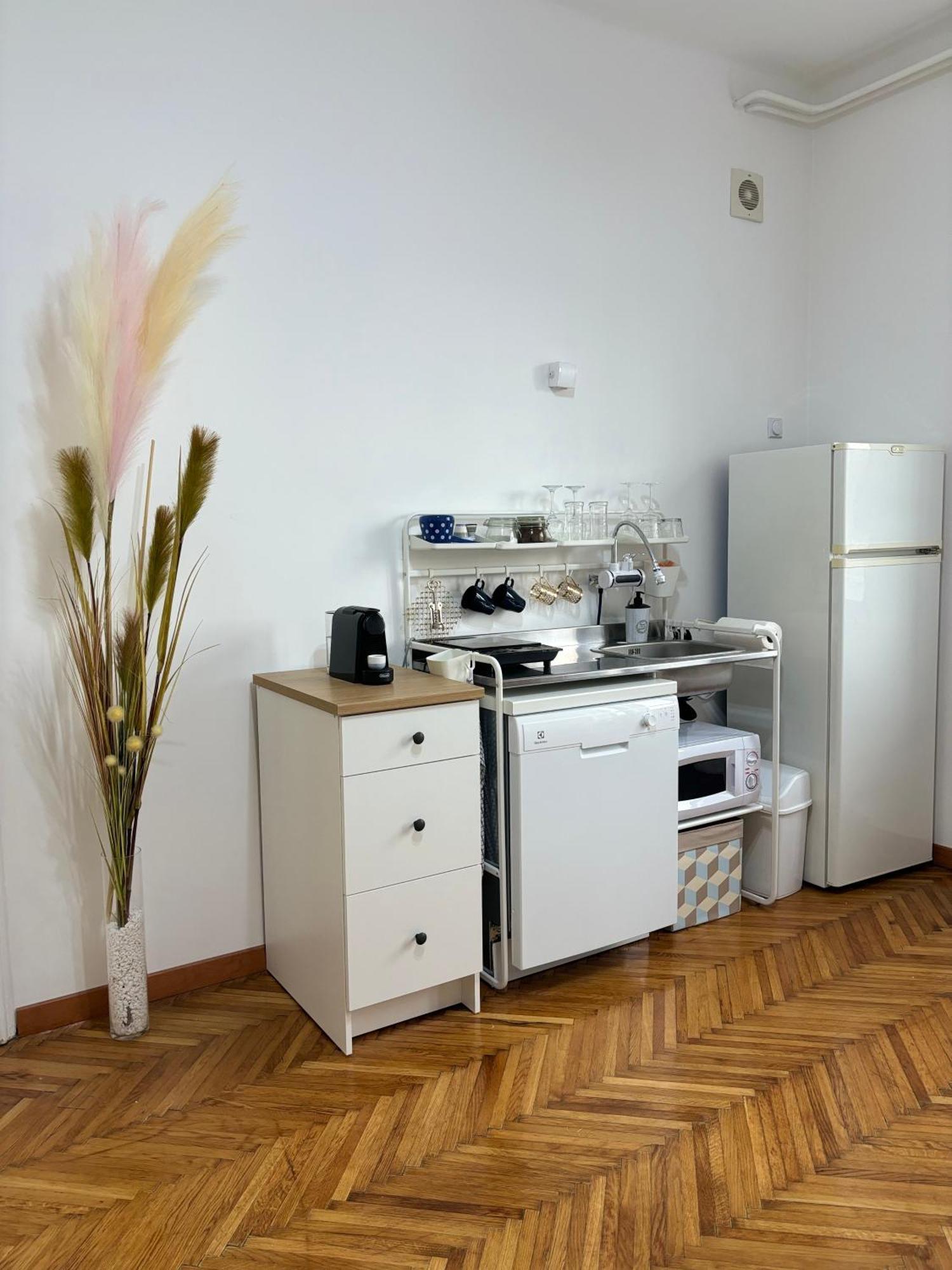 Center Retro Apartment Ni Exterior foto